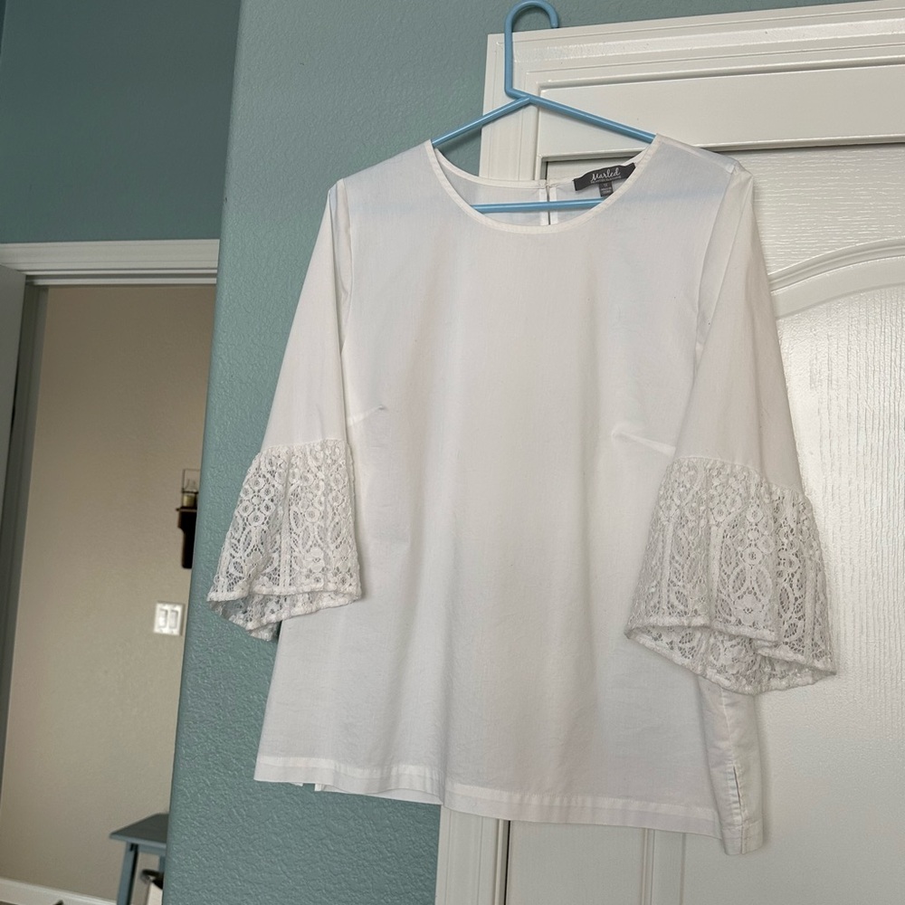 Marled White Blouse with Lace Sleeves